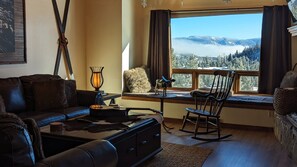 Smart TV, fireplace, books - Lone Mountain Retreat: Ski In/Out! Hot Tub! SUV! (Big Sky)