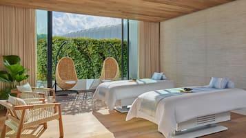 Couples treatment room(s), sauna, hot tub, steam room