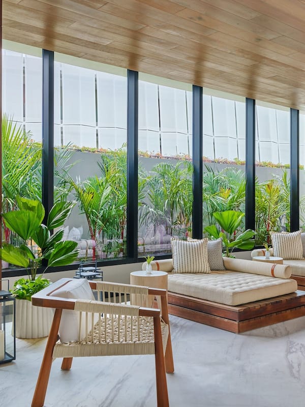 5 bars/lounges, 4 poolside bars, 2 beach bars