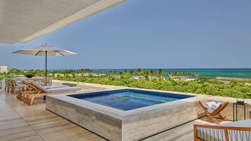 Presidential-sviitti, 2 makuuhuonetta, tupakointi kielletty, valtamerinäköala (Corner) | Untuvapeitot, minibaari, tallelokero huoneessa