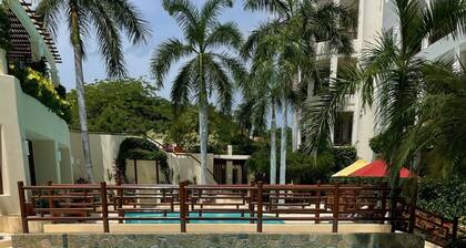 Luxury Oceanfront Penthouse -rooftop, pool, beach
