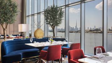 Se sirven desayunos, almuerzos y cenas