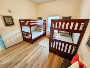 3 bedrooms, iron/ironing board, WiFi