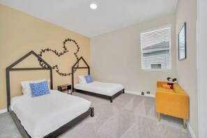 9 bedrooms, iron/ironing board, bed sheets