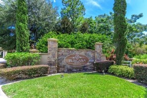 Property grounds - Resort Oasis! 2BR Stay w/ Pool Access near Disney (Davenport)