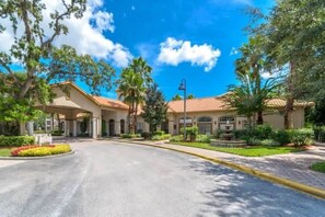 Exterior - Resort Oasis! 2BR Stay w/ Pool Access near Disney (Davenport)
