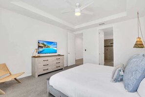 6 bedrooms, iron/ironing board, WiFi, bed sheets