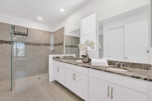 Shower, hair dryer, shampoo - Resort home near Disney w/pool & hot tub (Four Corners)