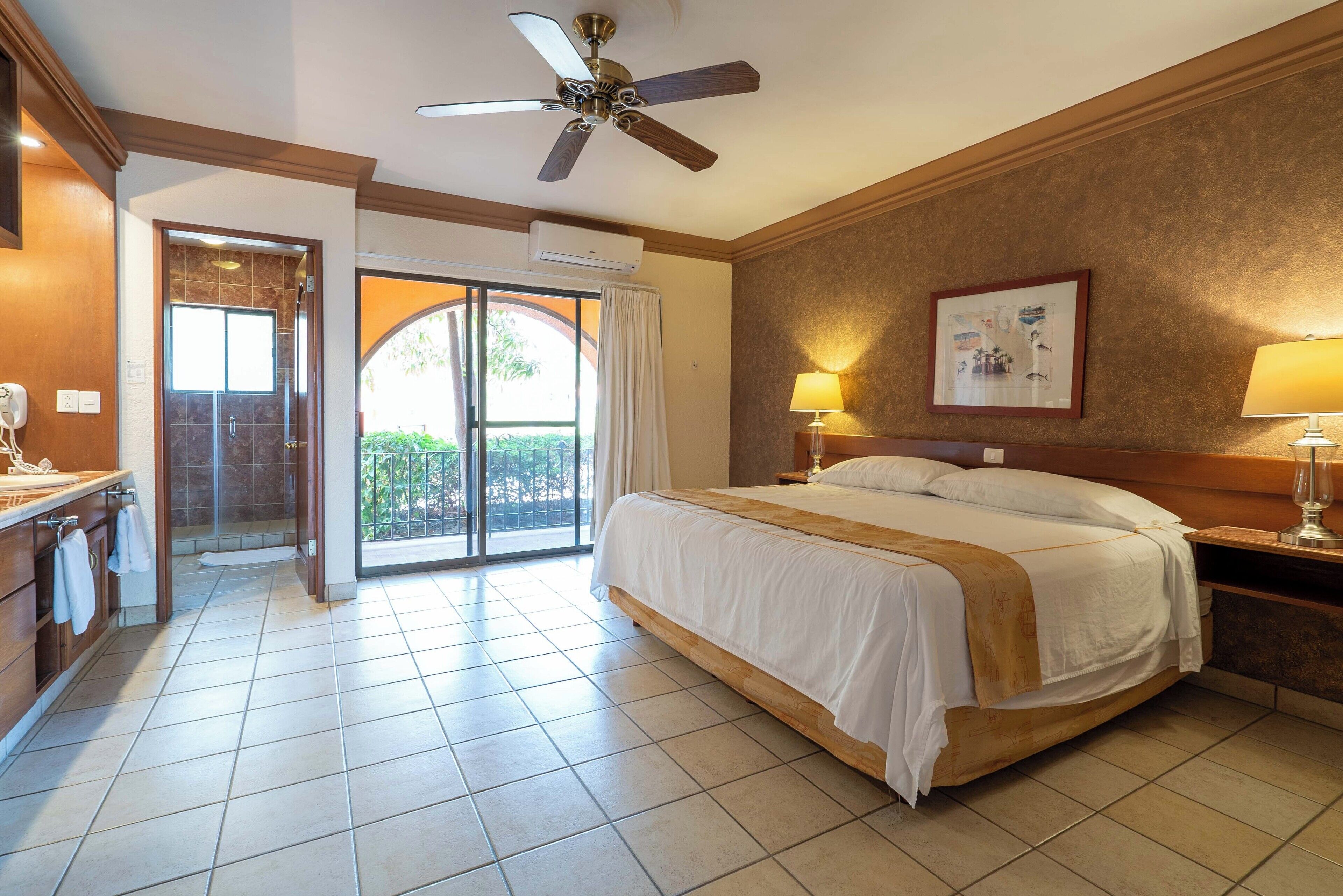 2 多间卧室、熨斗/熨衣板、免费 WiFi、床单