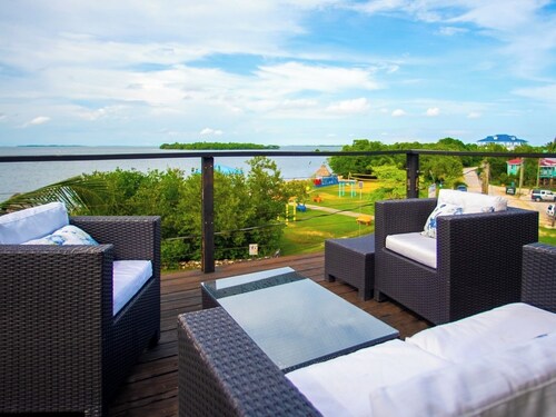 Oversized Perfect Seaview Penthouse Loft Apartment