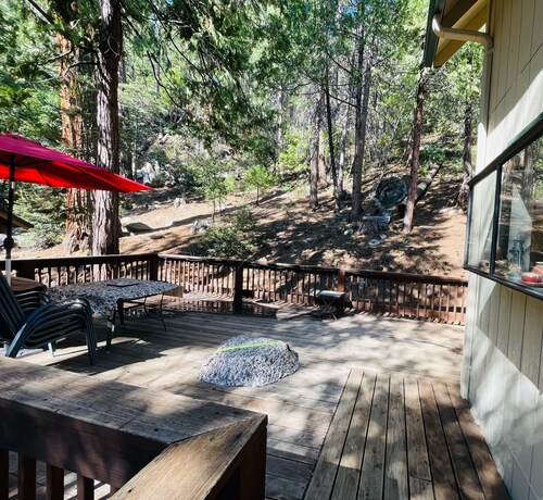 Spacious 3BR Mi Wuk Cabin | Deck, Grill & More