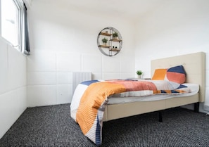 5 عدّة غرف نوم ومكتب ومكواة/لوح كي وواي فاي مجانًا