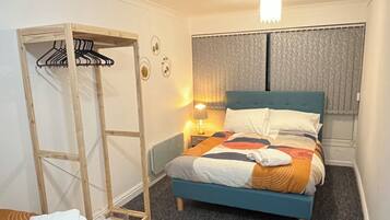 5 bedrooms, desk, iron/ironing board, free WiFi