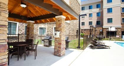1 Bedroom | Free Wi-Fi, Pool, Free Breakfast