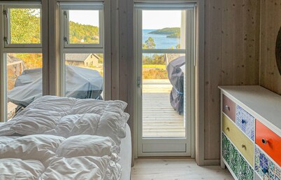 Beautiful home in Risør with kitchen