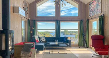 Beautiful home in Risør with kitchen