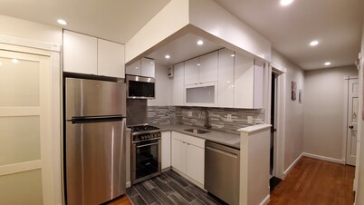 UES--STUDIO--NeaR TRansiTs, HosPitaLs, SHoPs 'n ResTauranTs!!!!!~~