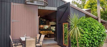 Garden House near Snowfields | logfire | hottub