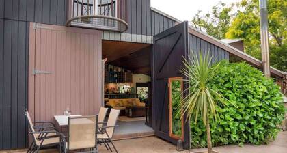 Garden House near Snowfields | logfire | hottub