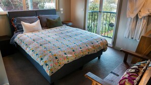 3 bedrooms, iron/ironing board, travel cot, free WiFi