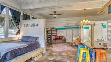 4 bedrooms, desk, iron/ironing board, free WiFi