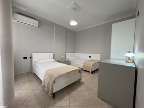 2 dormitorios, escritorio, tabla de planchar con plancha y wifi gratis