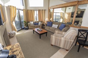 Smart TV, fireplace, DVD player, computer monitors