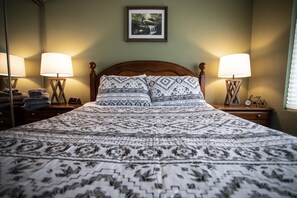 4 bedrooms, desk, iron/ironing board, free WiFi