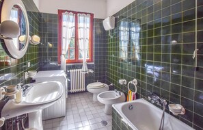 Bathtub