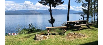 Sweeping Lake Pend Oreille for all seasons with waterfront access - Perfect base camp for skiing