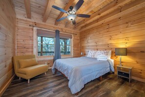 3 soverom, strykejern/-brett, wi-fi og sengetøy