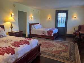 6 bedrooms, desk, iron/ironing board, free WiFi
