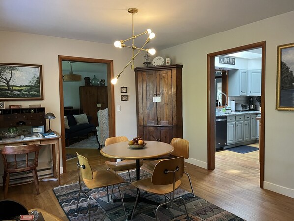 Interior - Cardinal Cottage - Otsego Lake access, updated kitchen & bath (Cooperstown)