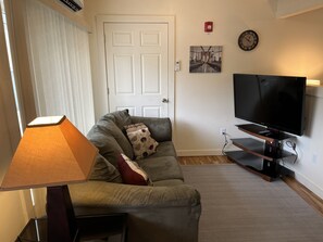 TV - City Fox 3, #3 of 4 recent renovation in Oneonta, convenient to All Star Village (Oneonta)