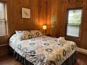 2 室のベッドルーム、アイロン / アイロン台、WiFi (無料)、ベッドシーツ