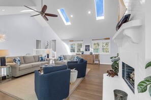 Smart TV - Across street from beach, Renovated, Wild Dunes - 7 Fairway Oaks (Isle Of Palms)