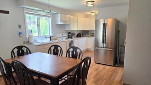 Unclassified image, 5 of 59, button - Country Meadow 8 bdm/5.5 bath, 3 miles from CDP! (Milford)
