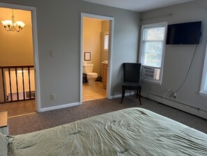 8 bedrooms, desk, iron/ironing board, free WiFi
