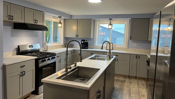 Unclassified image, 1 of 59, button - Country Meadow 8 bdm/5.5 bath, 3 miles from CDP! (Milford)