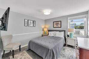 1 slaapkamer, een strijkplank/strijkijzer, gratis wifi, beddengoed