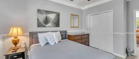 2 sovrum, strykjärn/strykbräda, gratis wi-fi och sängkläder