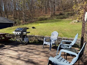 Outdoor dining - Diamond Dreams, Very close to Dreams Park, Recent update, fire pit, large yard (Cooperstown)