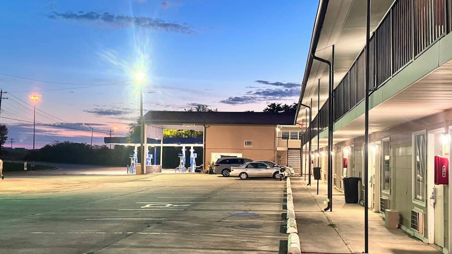 Economy Inn Sweetwater I-75