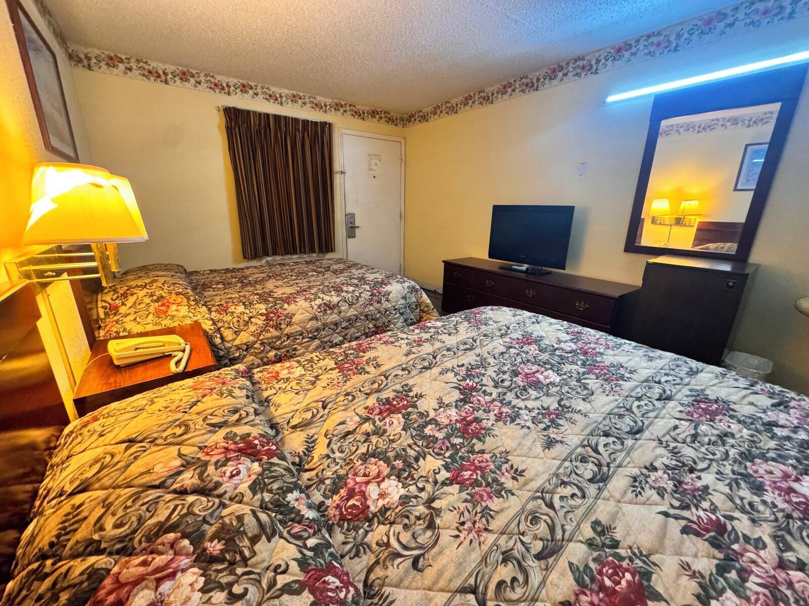 Desk, free WiFi, bed sheets