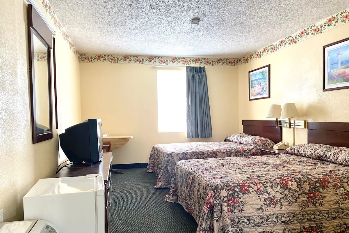 Habitación económica con 1 cama matrimonial o 2 individuales | Wifi gratis y ropa de cama