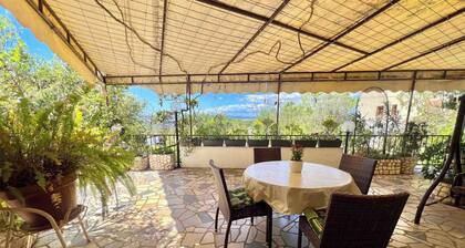 Holiday apartment air conditioned with terrace