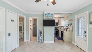 Fridge, microwave, oven, stovetop - Sea La Vie Cottage by the Beach - Unit A (Indian Rocks Beach)