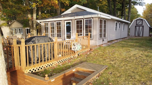 Waterfront Getaway on Beautiful Long Lake!
