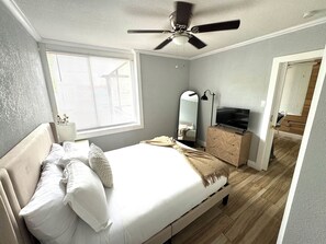 3 habitaciones, tabla de planchar con plancha, wifi y ropa de cama