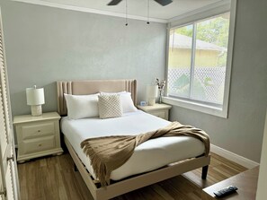 3 bedrooms, iron/ironing board, WiFi, bed sheets - Modern Peaceful Pool Home, 25 Mins To Theme Parks! (St. Cloud)